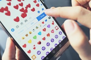 social media messenger love