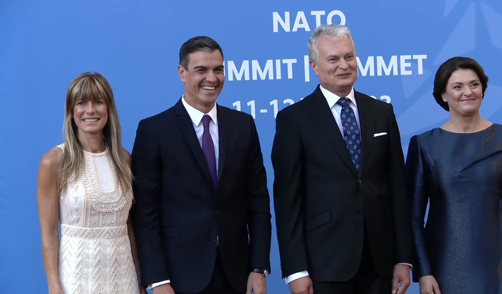 Ποιες είναι οι γυναίκες δίπλα στους μεγάλους άντρες που βρέθηκαν στη σύνοδο κορυφής του ΝΑΤΟ;