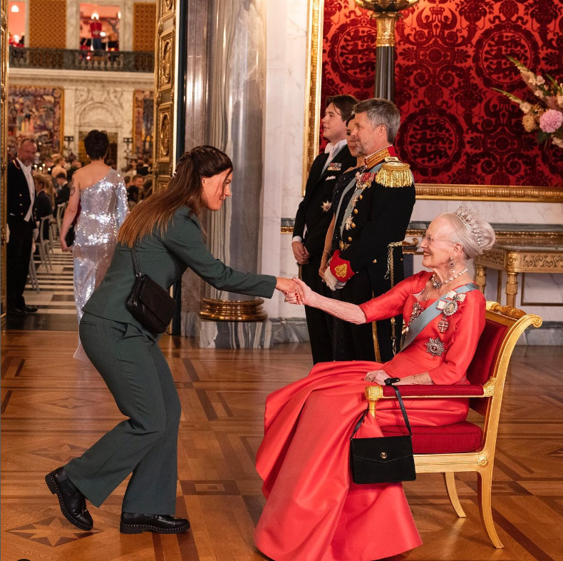 Ποια είναι η μοντέρνα Σταχτοπούτα που άφησε το γοβάκι της στα γενέθλια του πρίγκηπα Κρίστιαν της Δανίας θέλοντας να κλέψει την καρδιά του