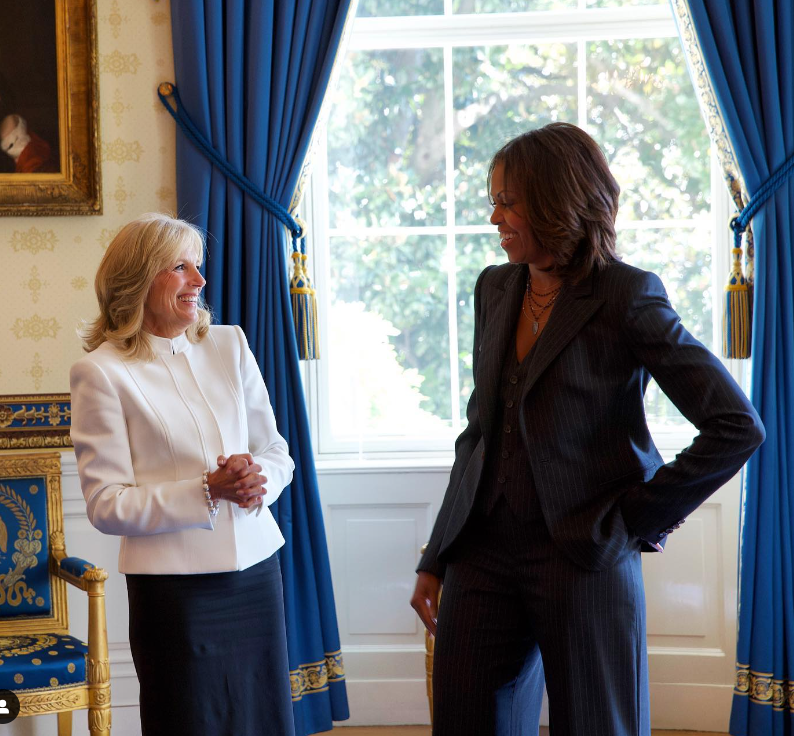 Μοιράζει εγκεφαλικά η Michelle Obama στην Ιταλία - Πόδια που προκαλούν ζάλη...