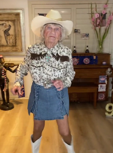 Betsy Lou 91χρονη
