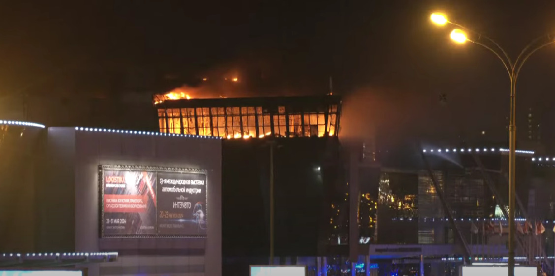 κτήριο καίγεται στη Μόσχα