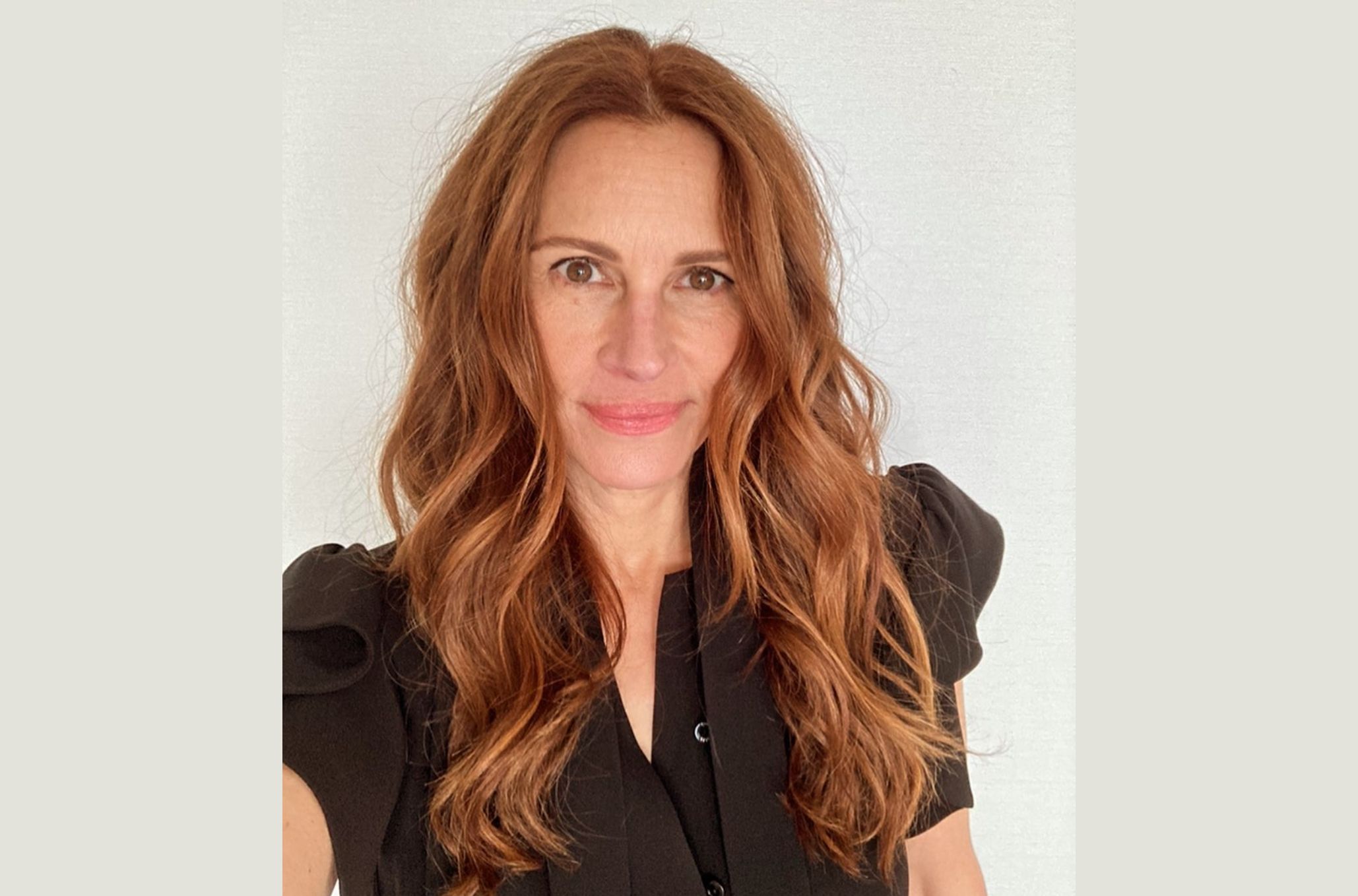 Γυναίκα με μαύρη μπλούζα