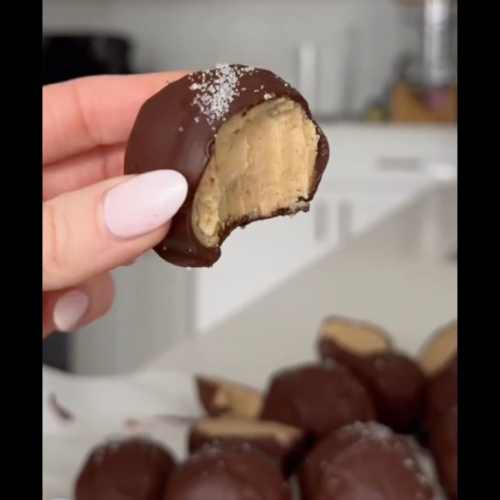COTTAGE-CHEESE-PROTEIN-PB-BALLS