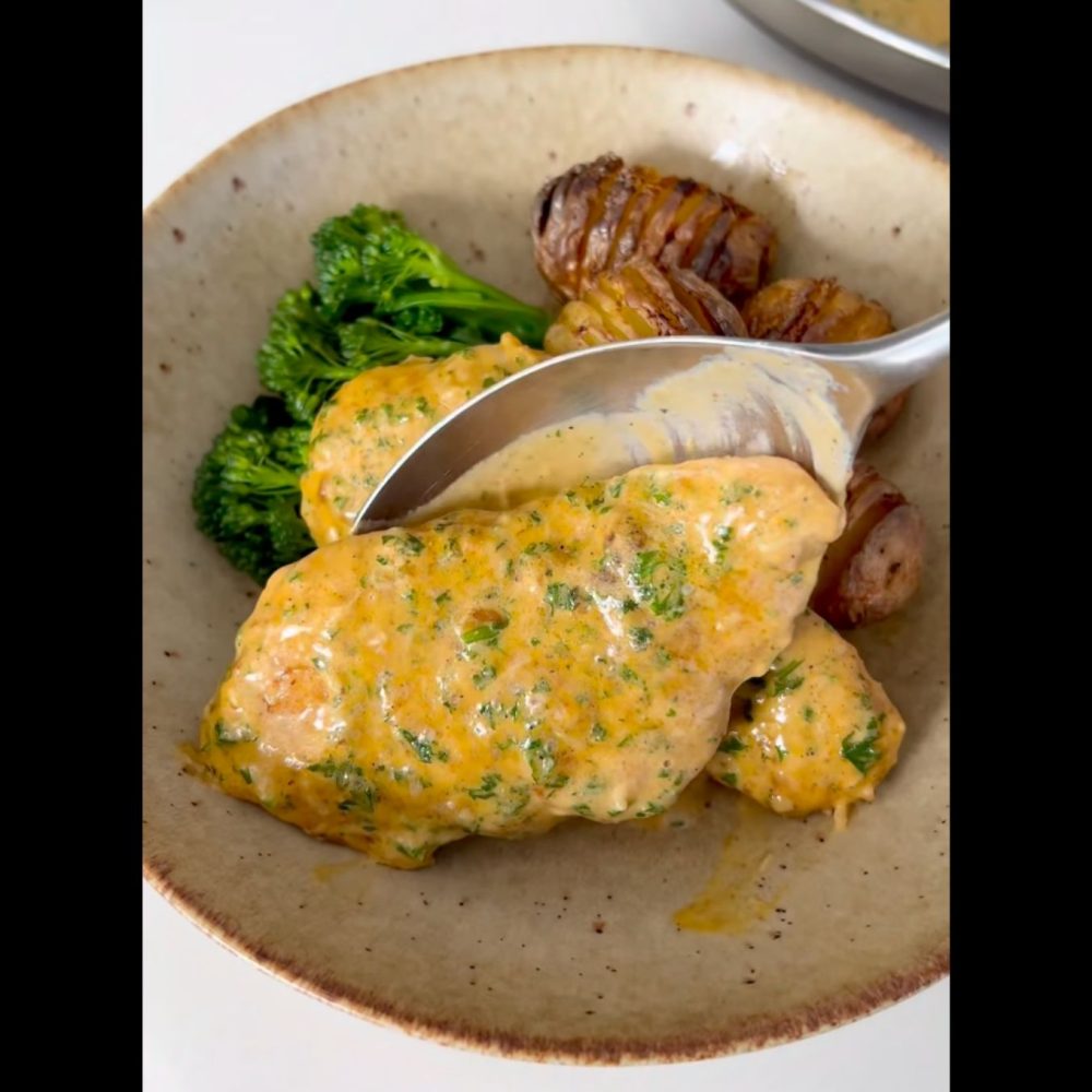Creamy-Garlic-&-Paprika-Chicken