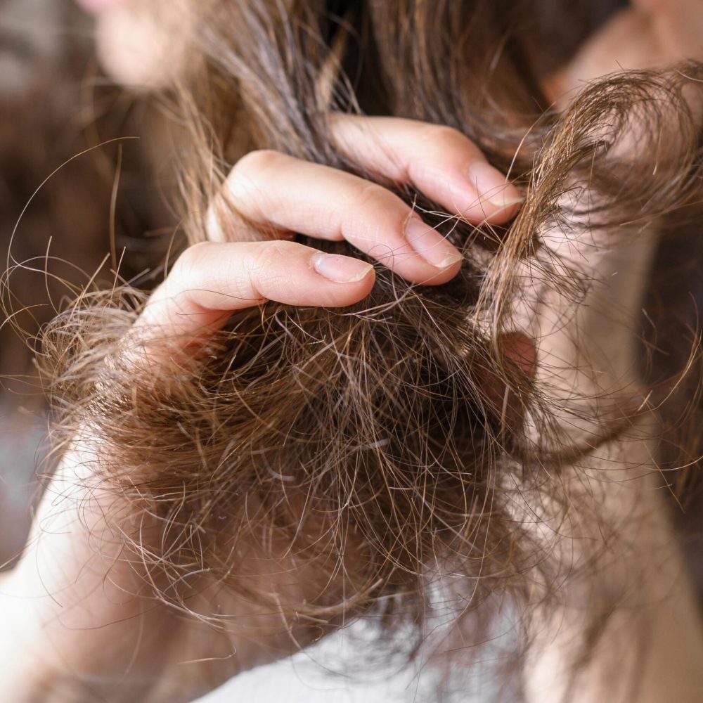 close-up-woman-with-tangles