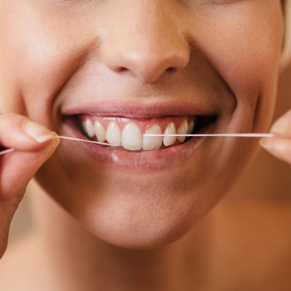 dental-floss-freepik