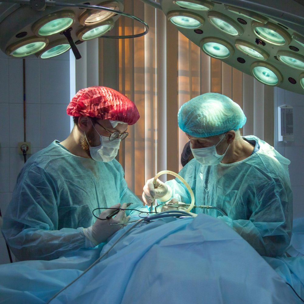 γιατροί που κάνουν χειρουργείο