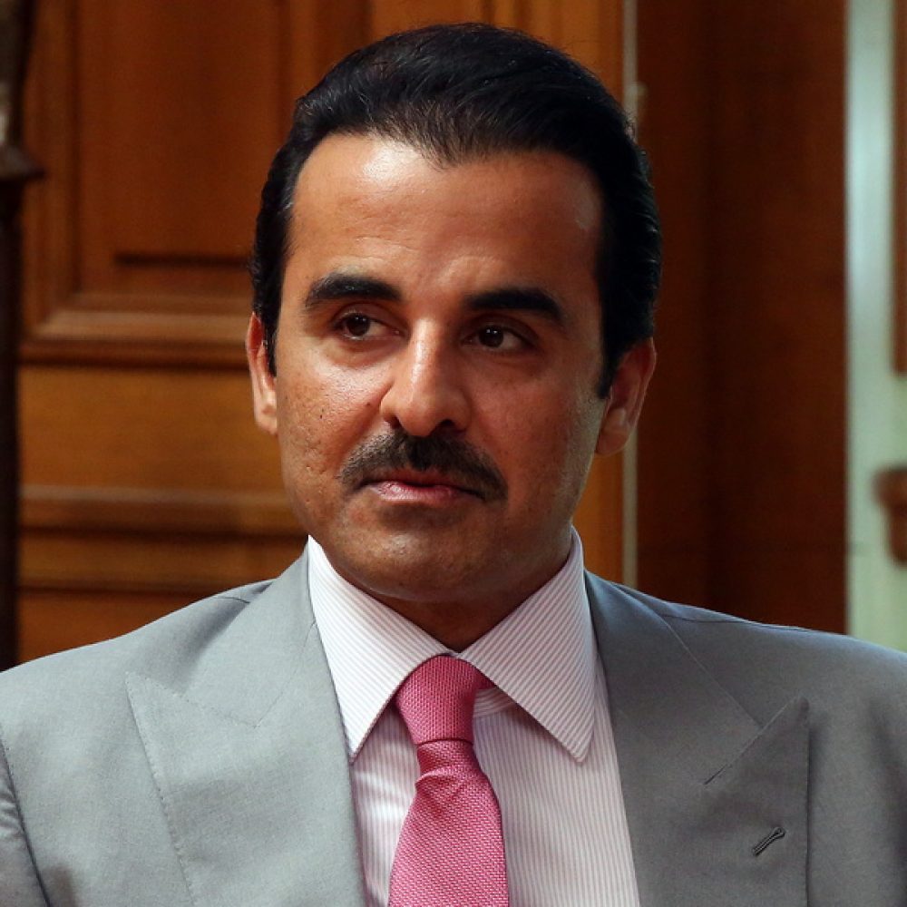 epa12921109 Qatar's Emir Sheikh Tamim bin Hamad Al Thani speaks with Greek Prime Minister Kyriakos Mitsotakis (not pictured) during their meeting in Athens, Greece, 29 April 2026. Qatar's Emir is on a one-day working visit to the country.  EPA/ORESTIS PANAGIOTOU