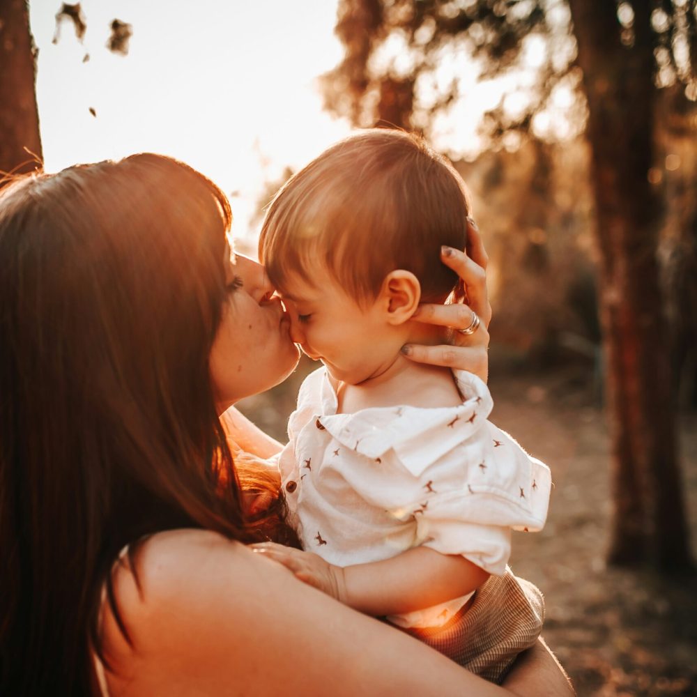 helena-lopes-mother-and-baby-unsplash