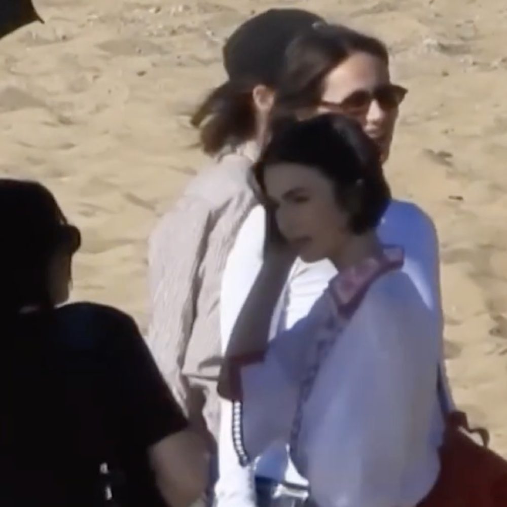 lily-collins-mykonos