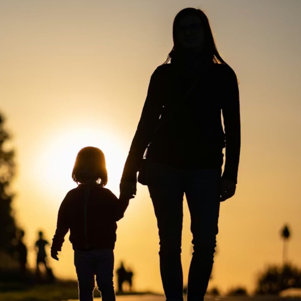 mother-kid-unsplash