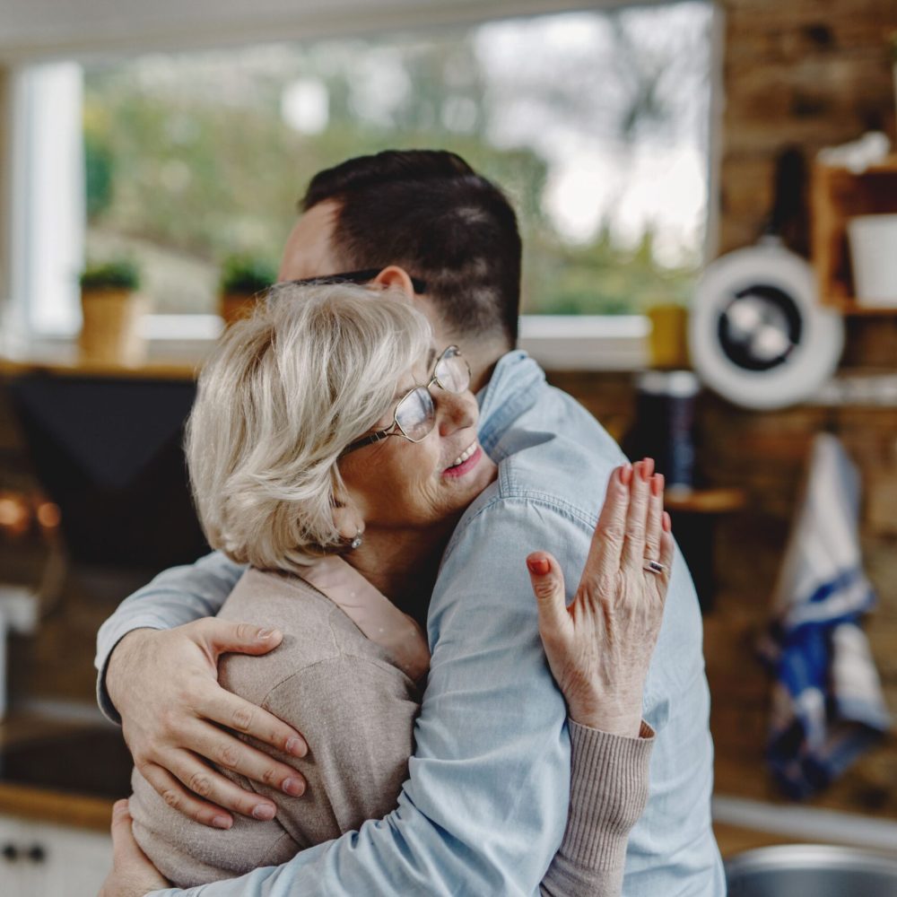 mother-son-freepik