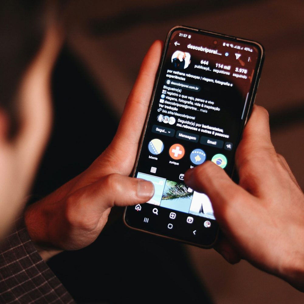 scrolling-unsplash